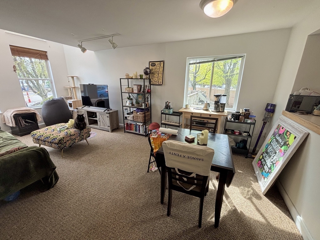 125 Governor Winthrop, Ten Hills