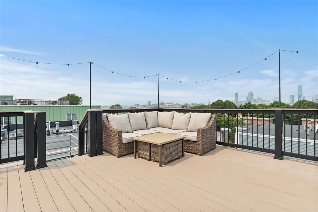 151 West 6th St, South Boston