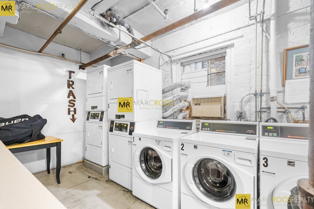 282 Newbury St, Back Bay