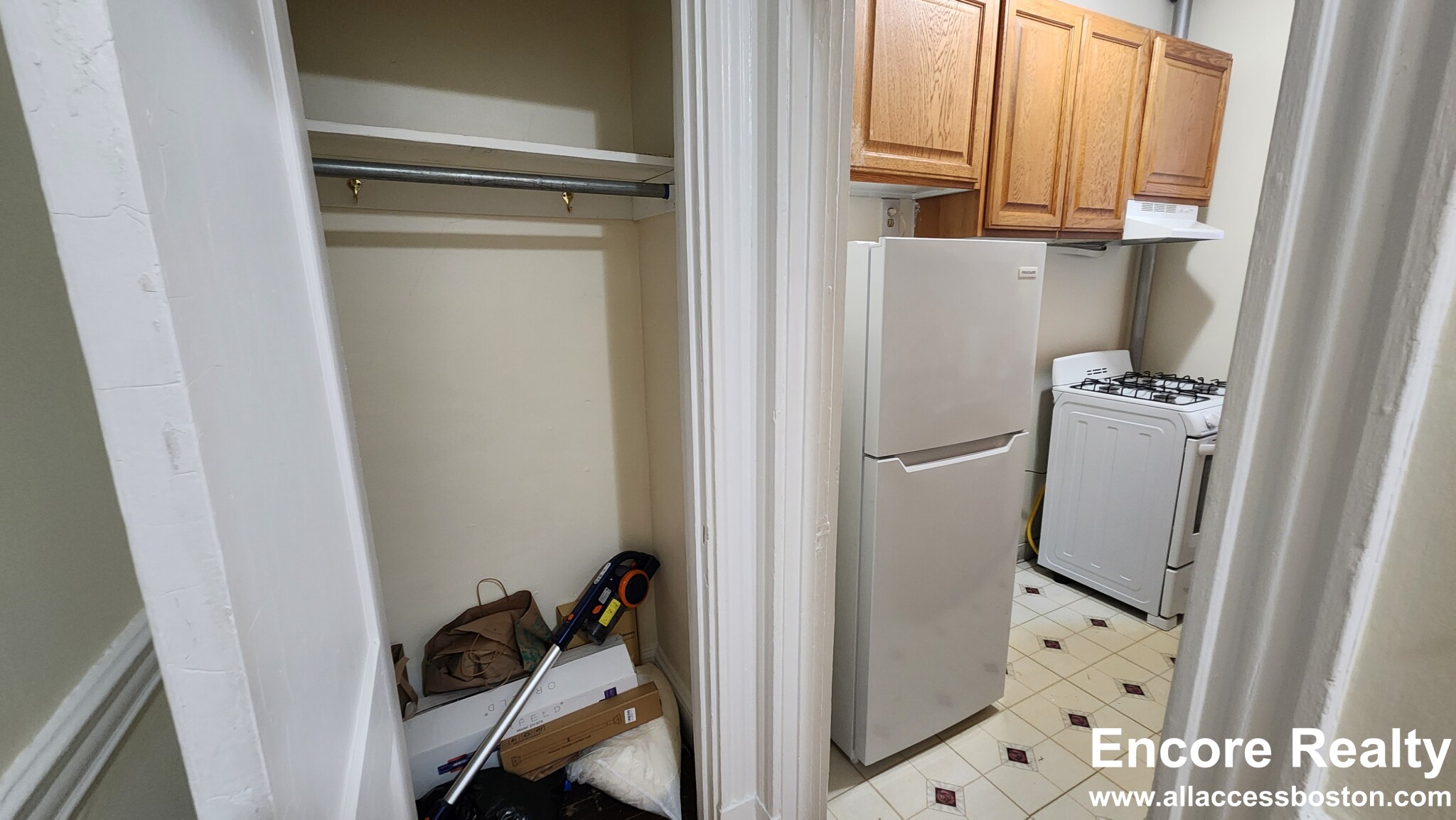 352 Riverway, Mission Hill