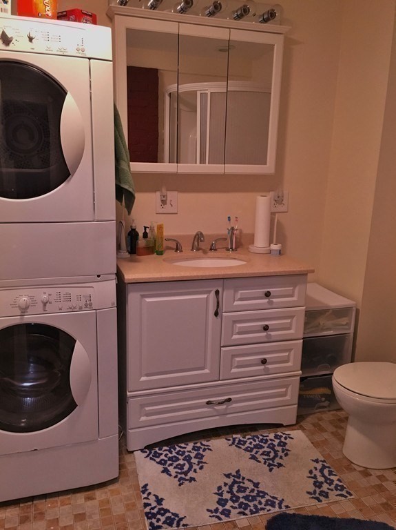 2 Paige Ave, South Boston