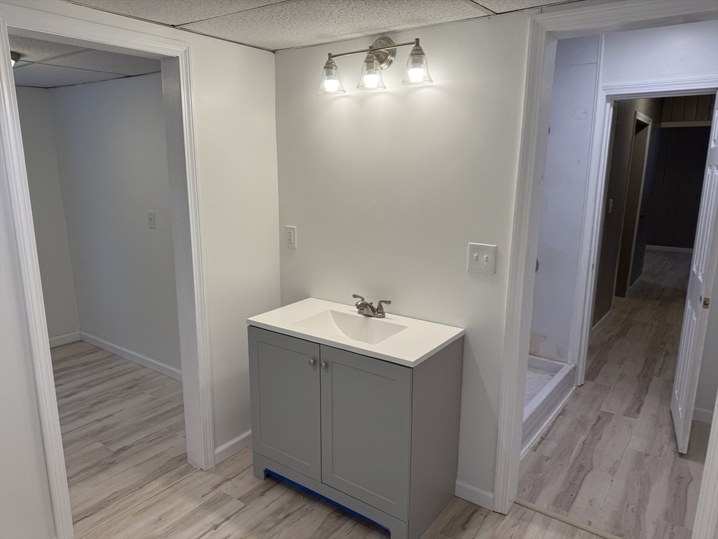 16 Knightville Dam Rd, Huntington