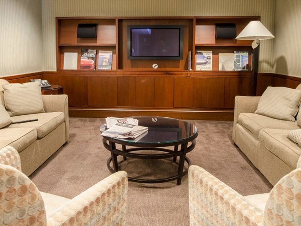 1 Charles St, Midtown