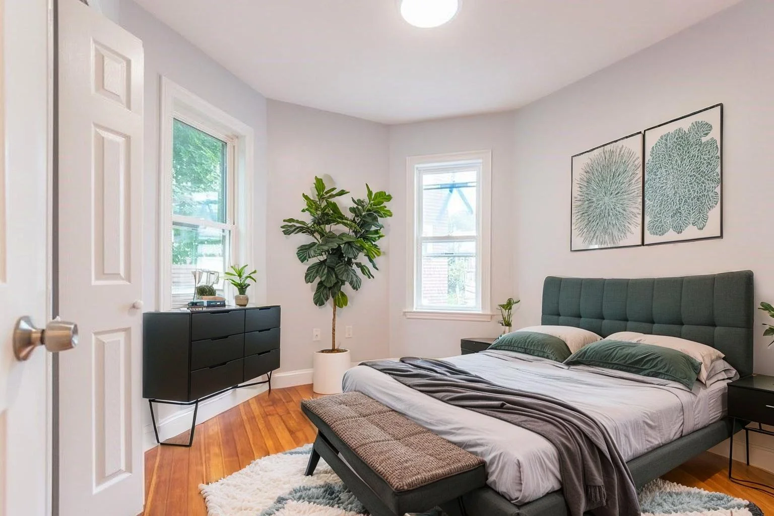 28 Hunnewell Ave, Oak Square