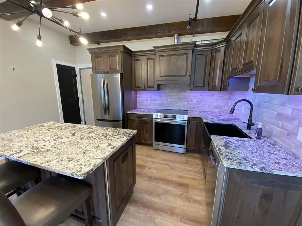 80 Foster St, Peabody