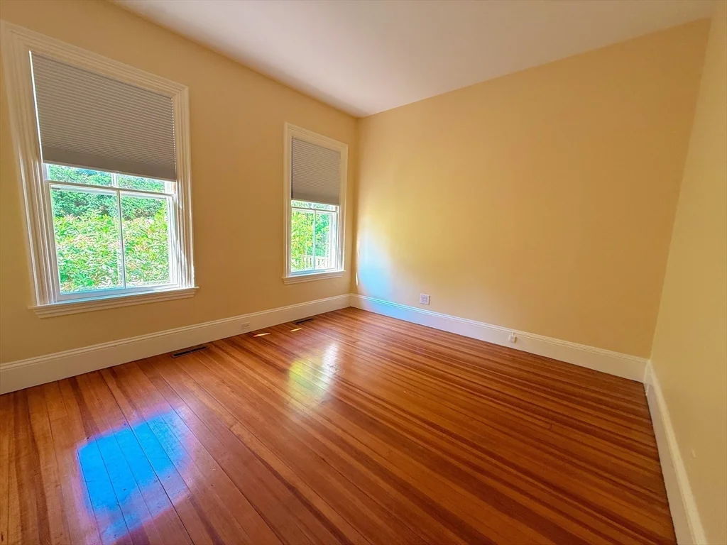 209 Bacon St, Natick