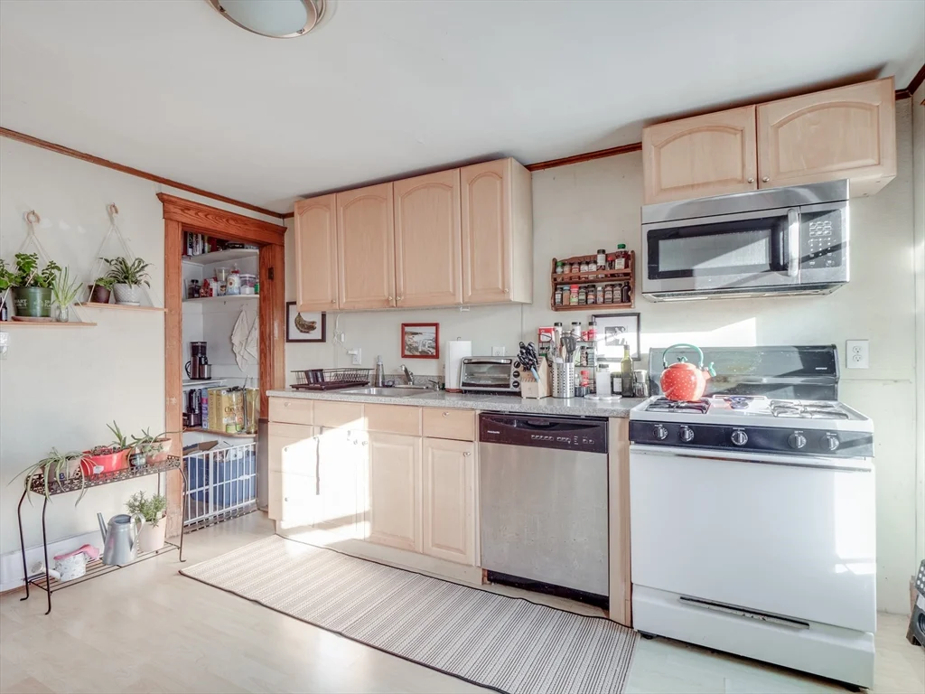 60 Powder House Blvd, Tufts