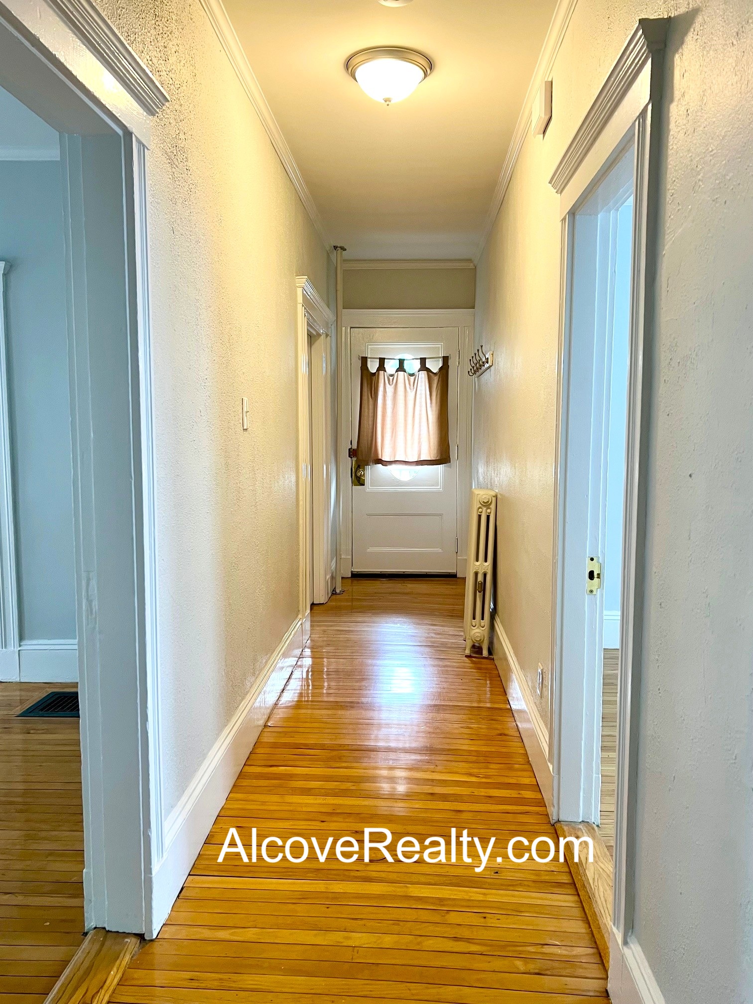 15 Farragut Ave, West Somerville