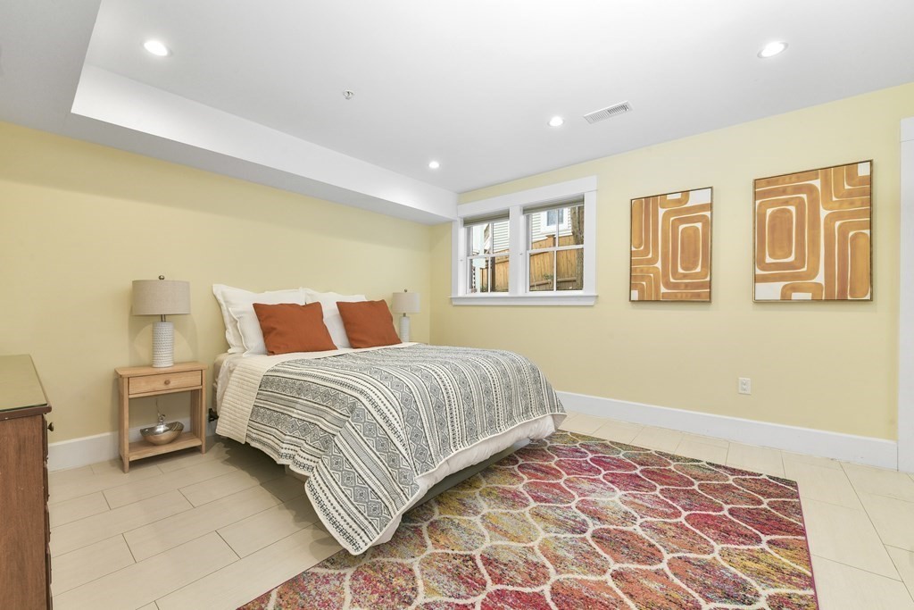 408R Putnam Ave, Cambridgeport