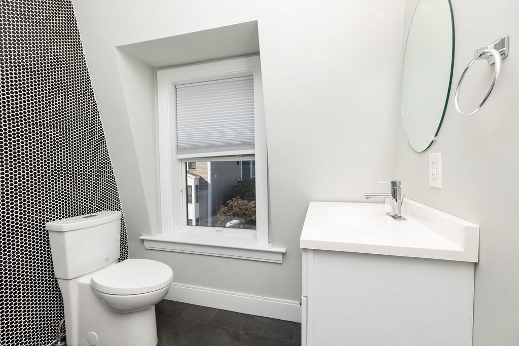 53 Lexington St, Eagle Hill