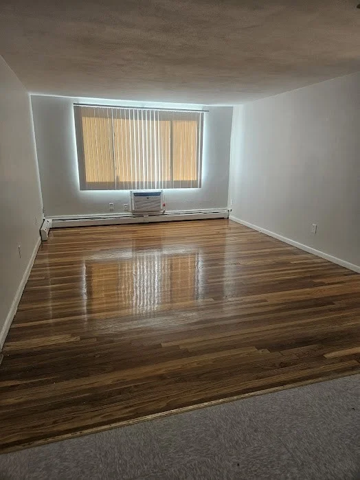 572 Cummins Highway, Mattapan