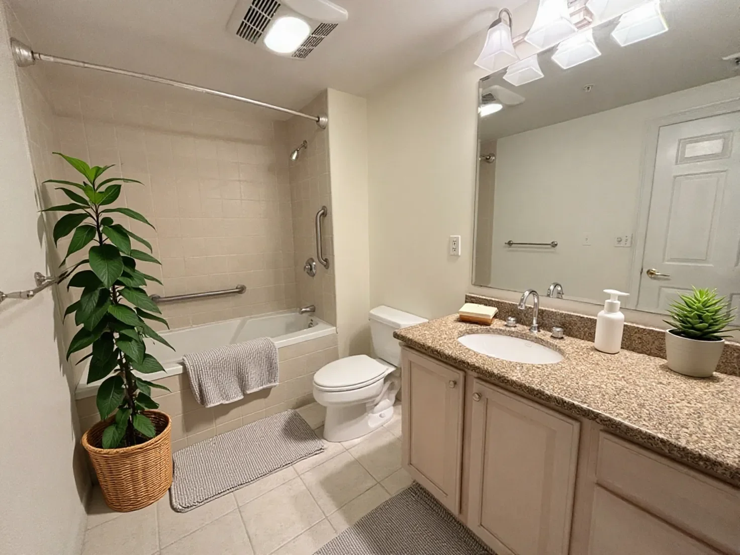 121 Centre St, North Brookline