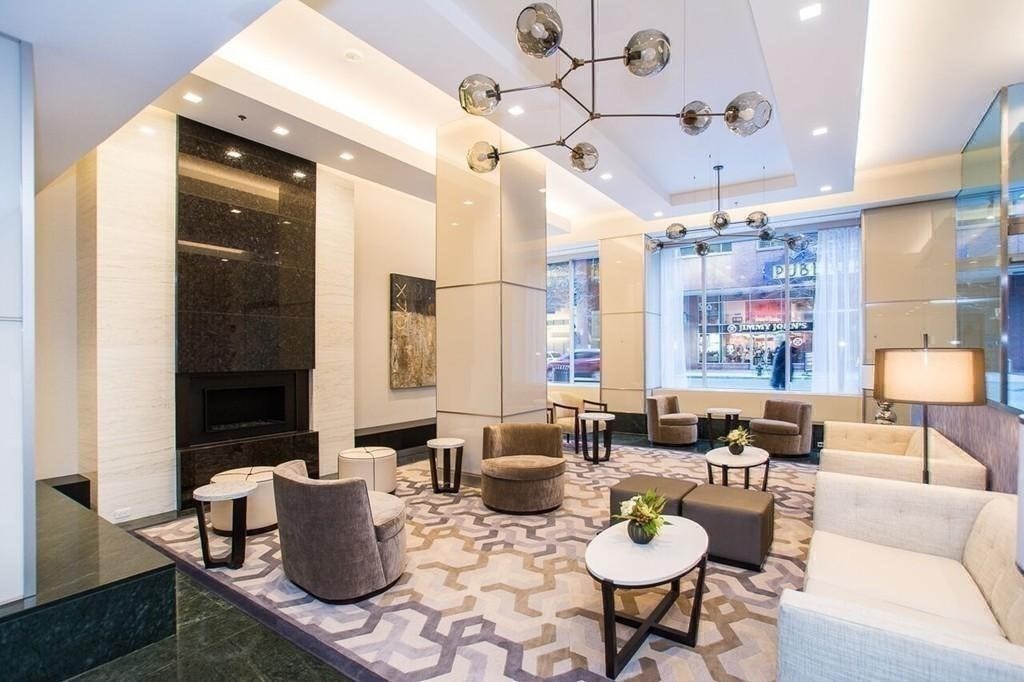 1 Charles Street South, Back Bay