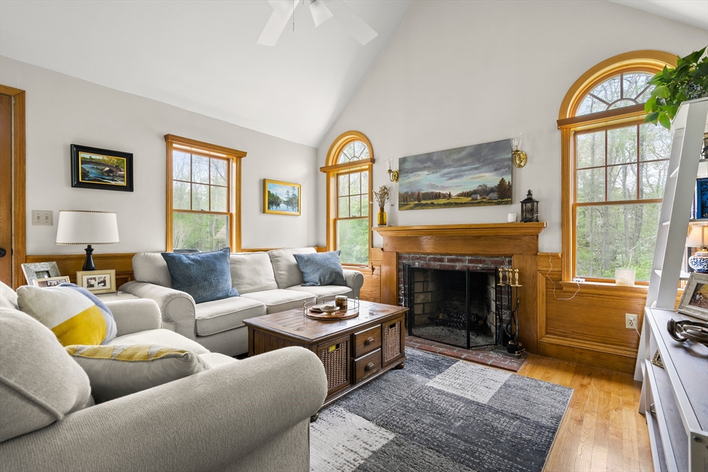 50 Mill Ln, Cohasset