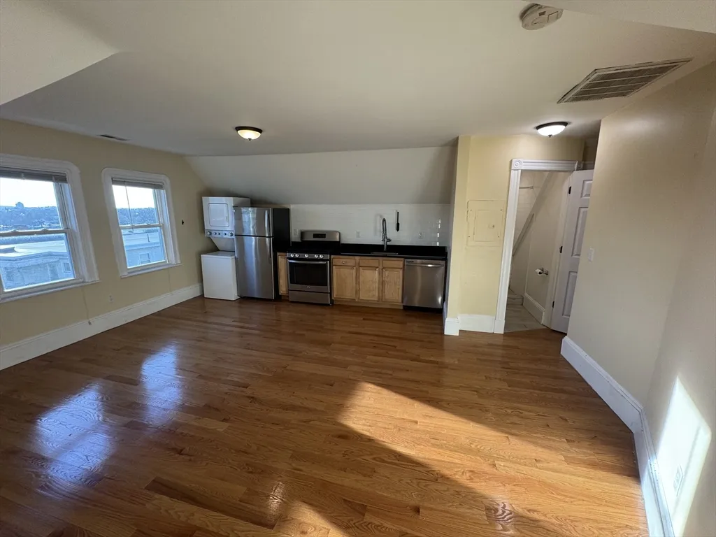 50 Lowell St, Spring Hill