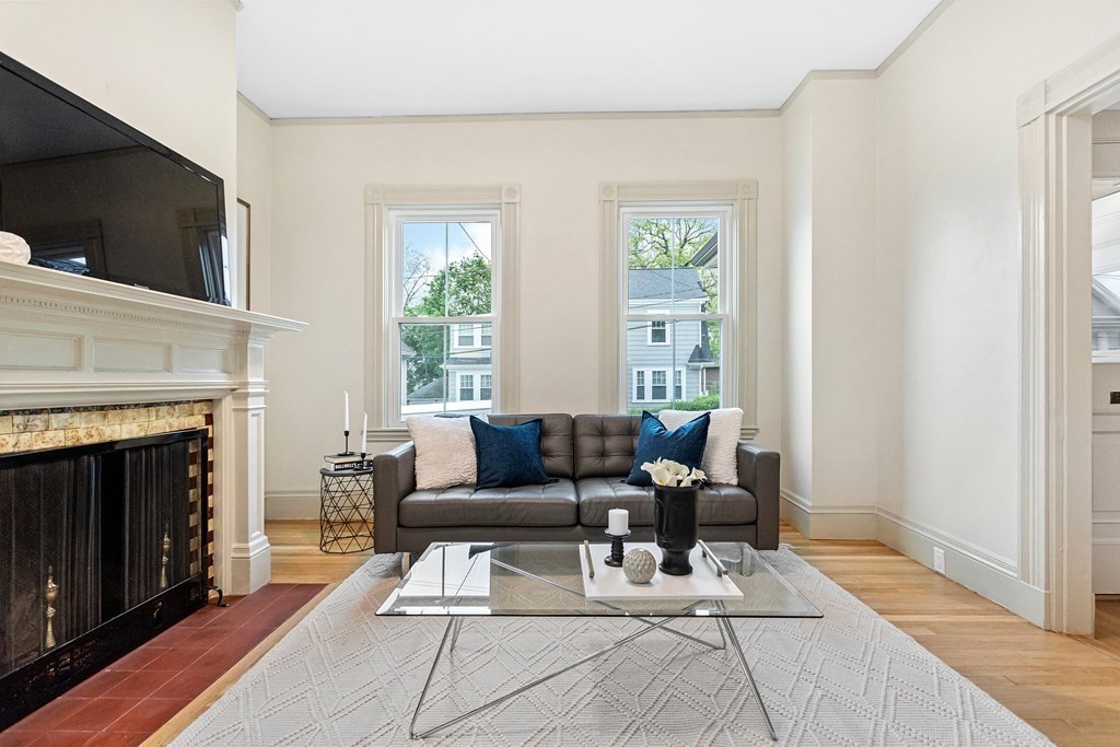 121 Hewlett St, Roslindale