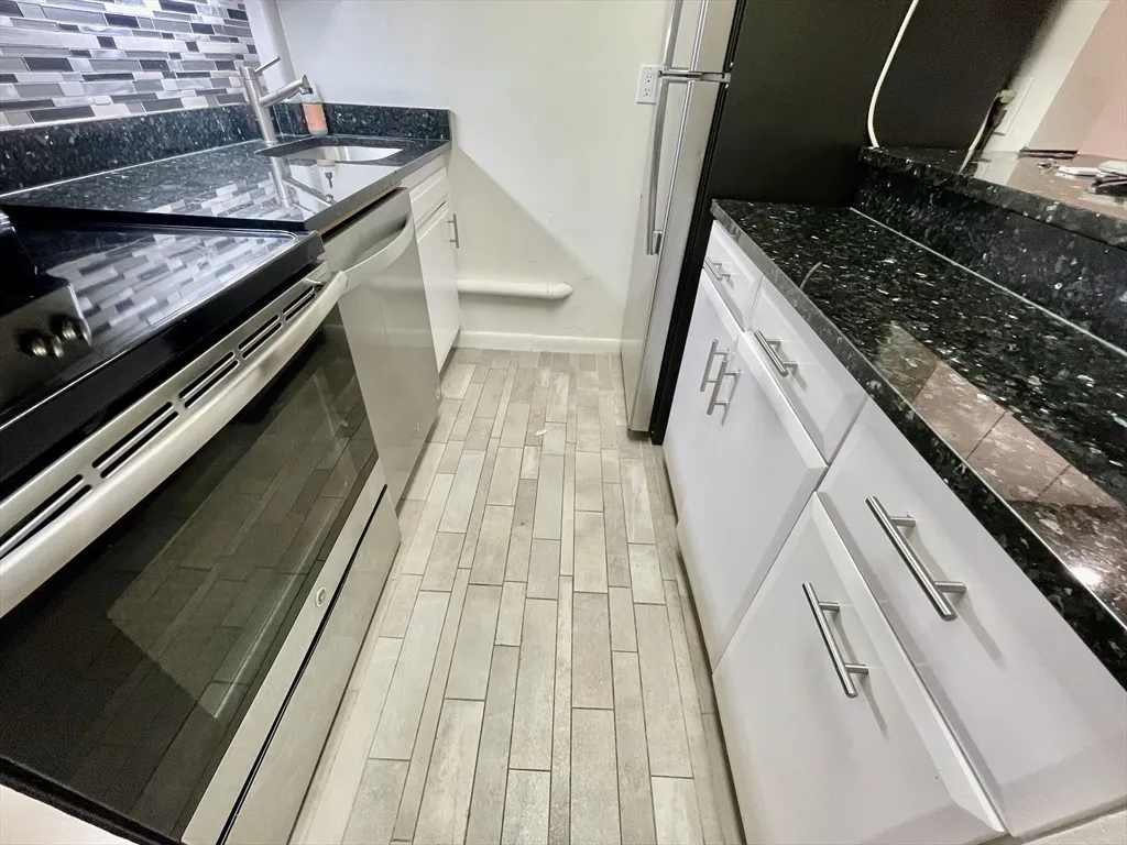 1643 Cambridge St, Mid-Cambridge