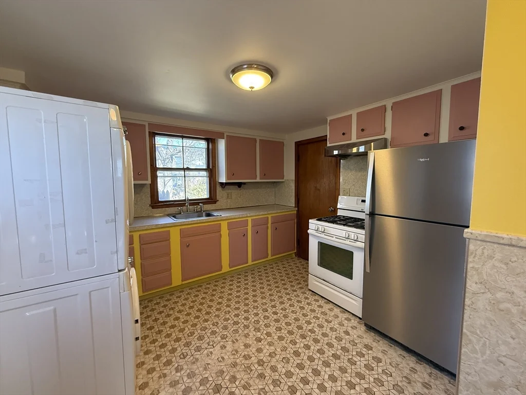 38 Friend St, Gloucester