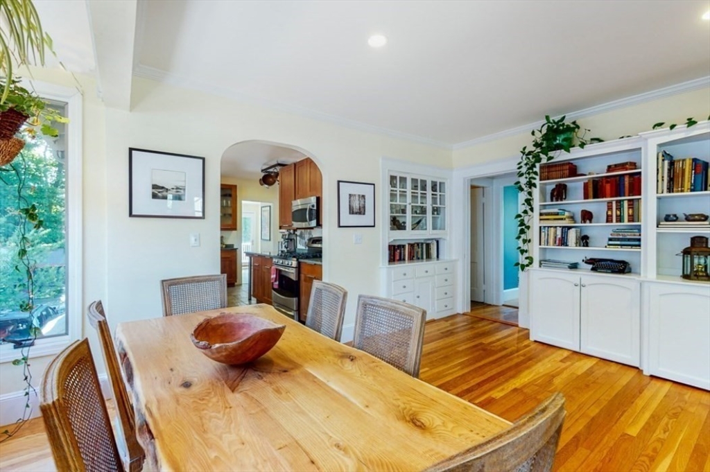 150 Lakeview Ave, West Cambridge