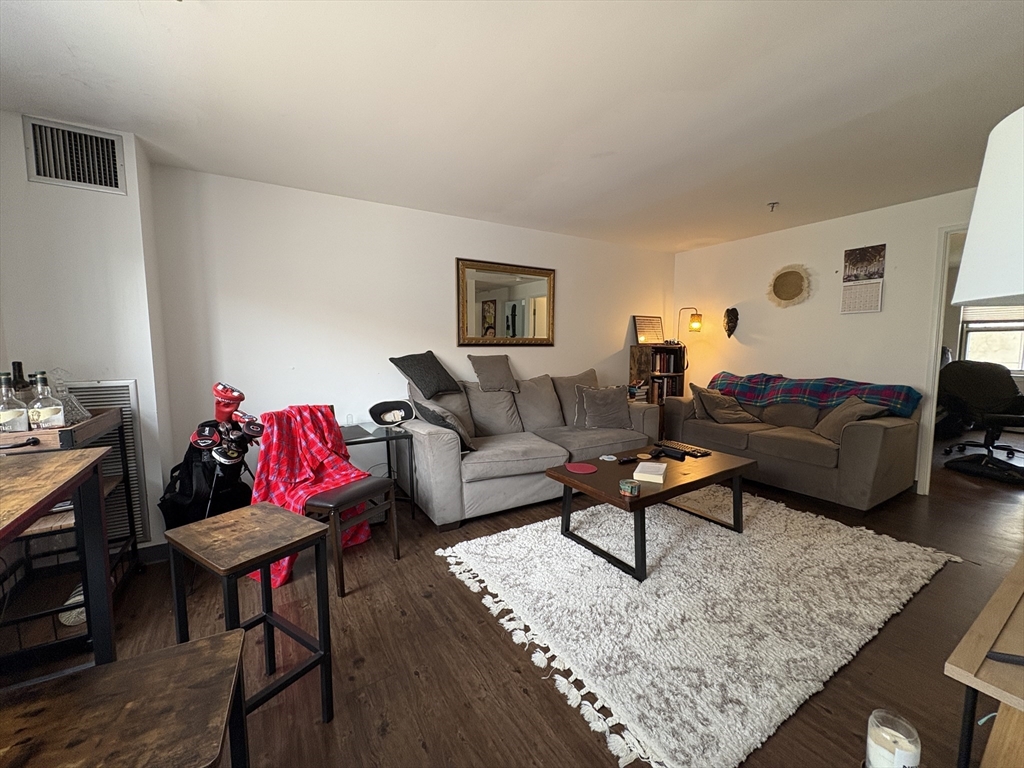 888 Washington St, Chinatown