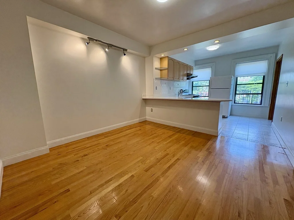 49 Dwight St, South End