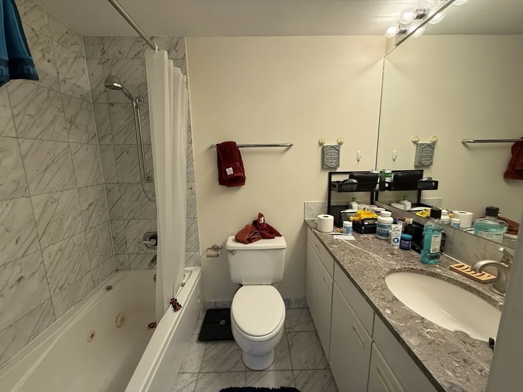 931 Massachusetts Ave, Mid-Cambridge