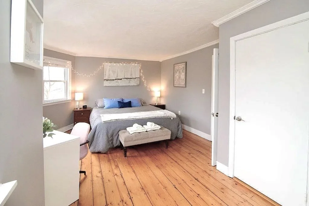 206 Bunker Hill St, Charlestown