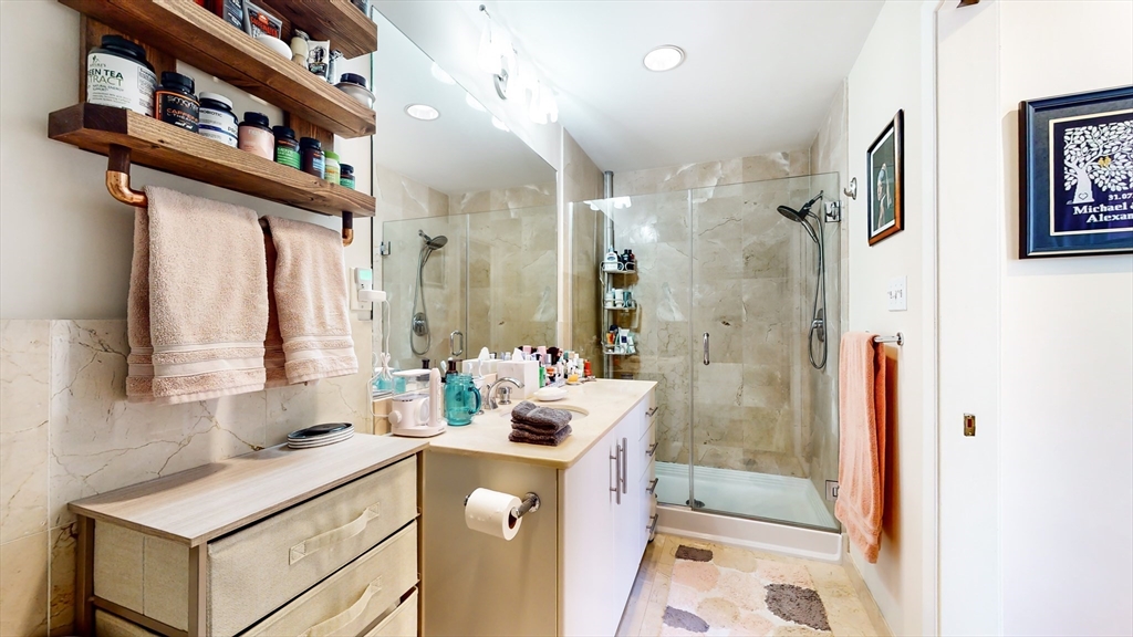 210 South, Leather District