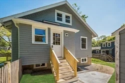 63 Pierrepont Rd, Newton Lower Falls