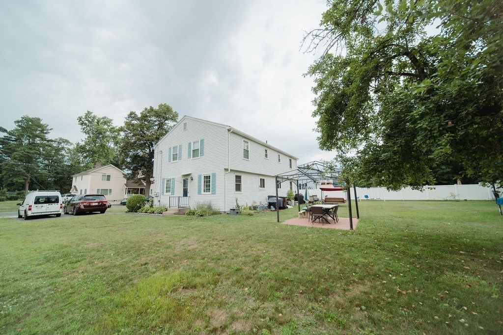 121 Otis St, Westfield