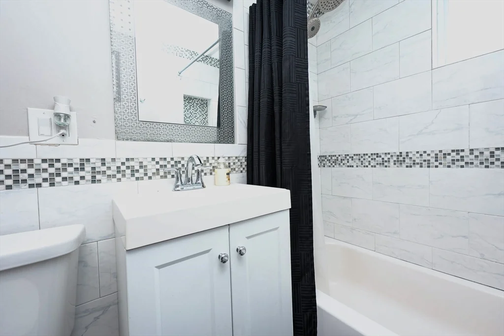 65 Clifford St, Hyde Park