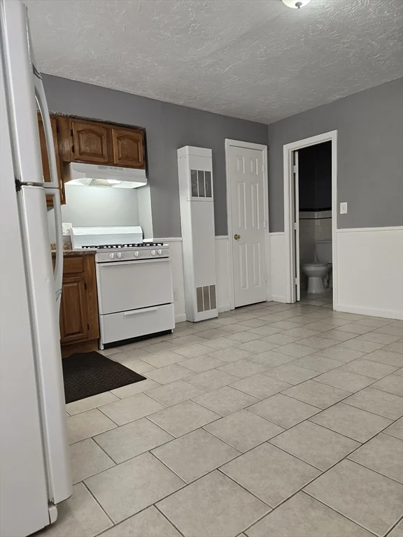 40 Aetna, Fall River