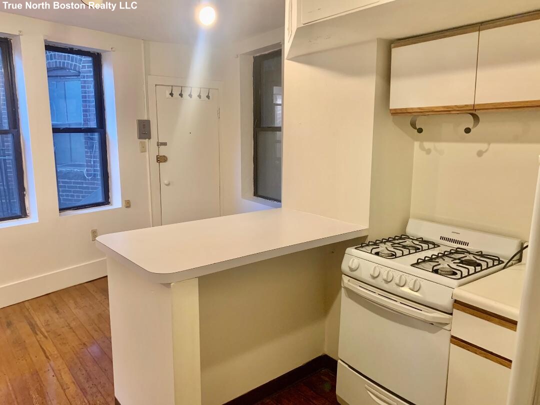 13 Charter St, North End