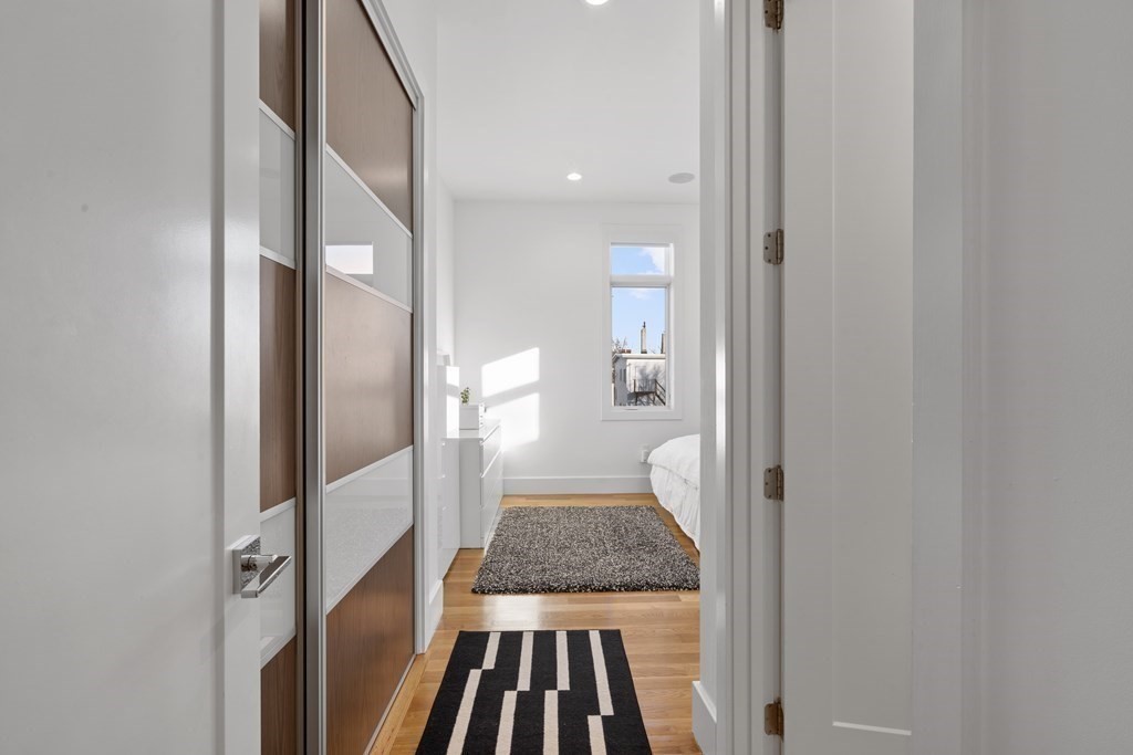 5 Mohawk St, South Boston