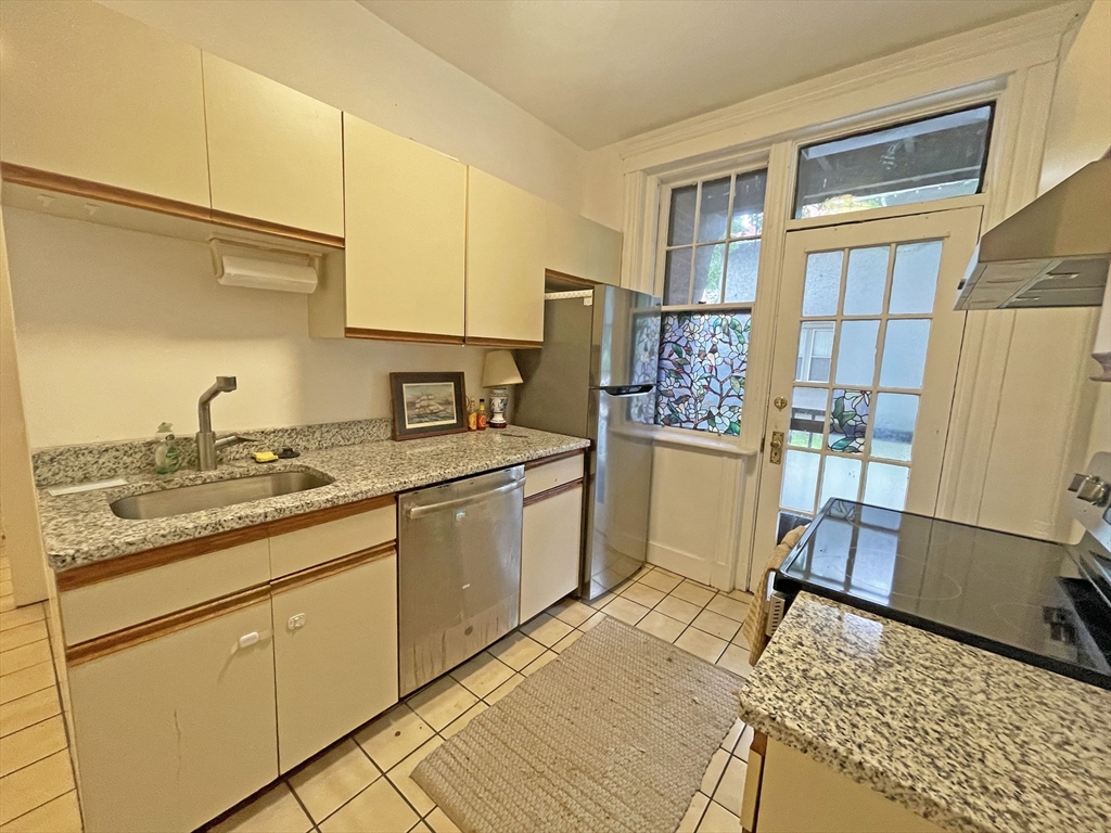 155 Strathmore Rd, Brighton