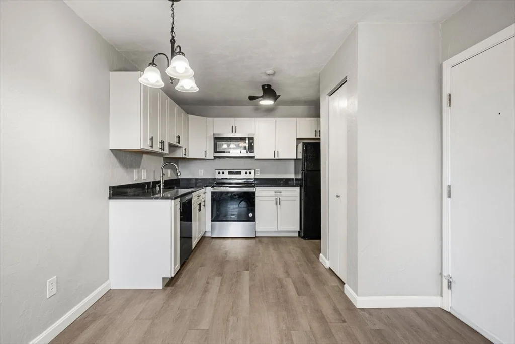 22 Irving St, Glendale