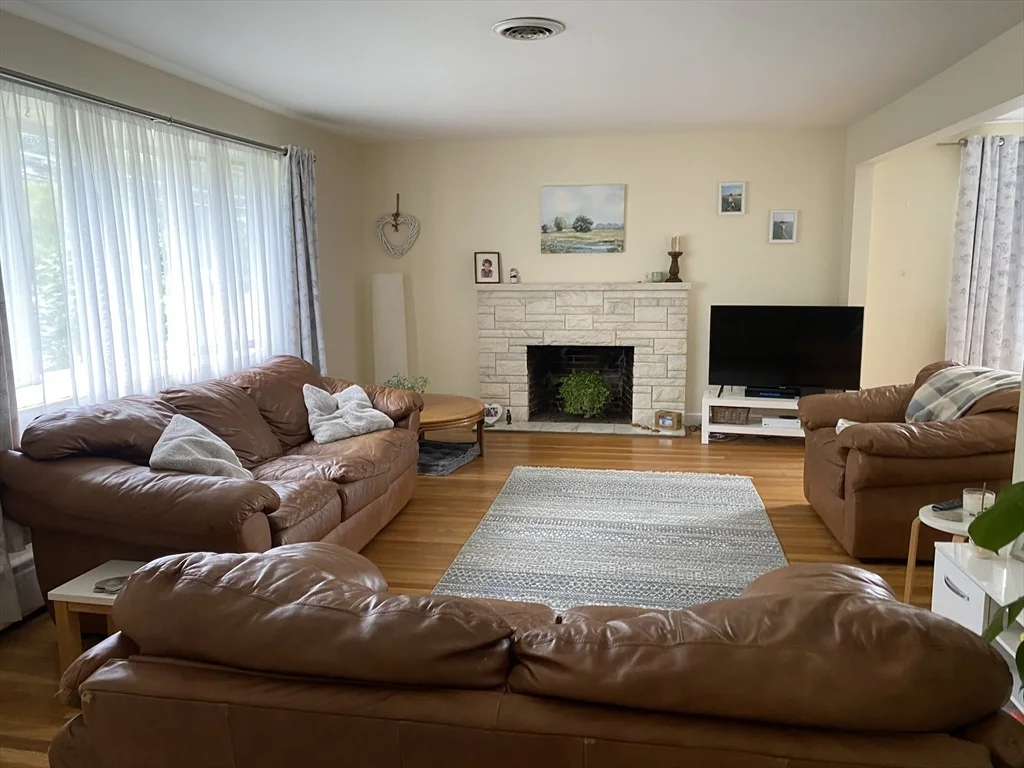 809 Central Ave, Needham