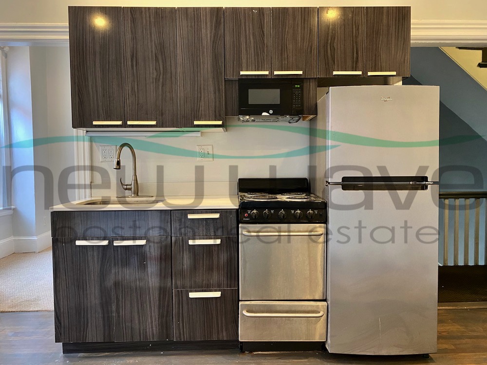 225 Newbury St, Back Bay