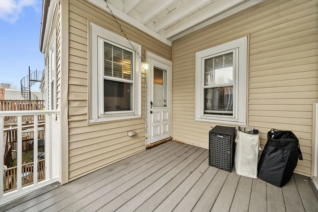 293 W Second St, South Boston