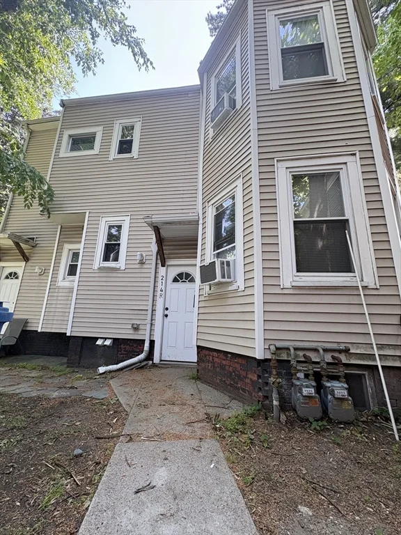 214R Harvard St, Central Square
