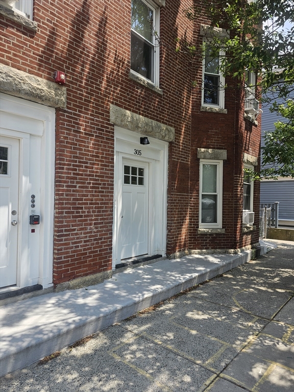 305 Medford St, Union Square