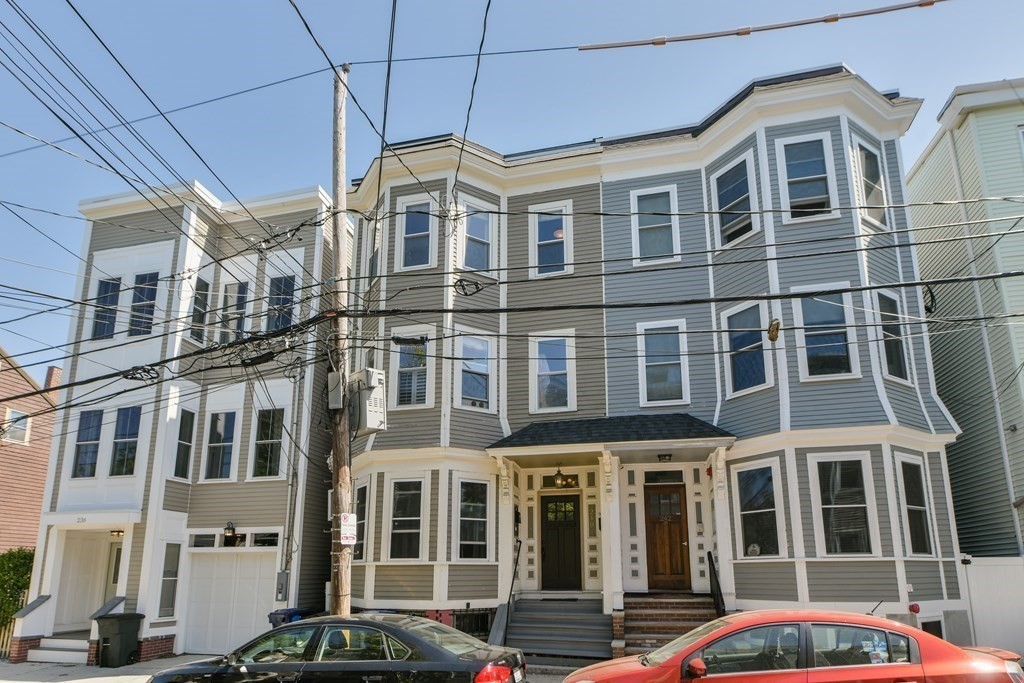 240 W 5th St, South Boston