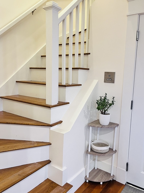 44 Rockview St, Jamaica Plain