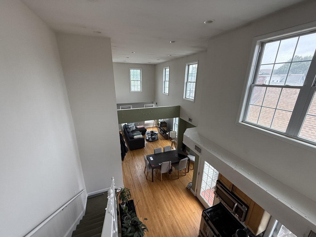 11 Everett Ave, East Somerville