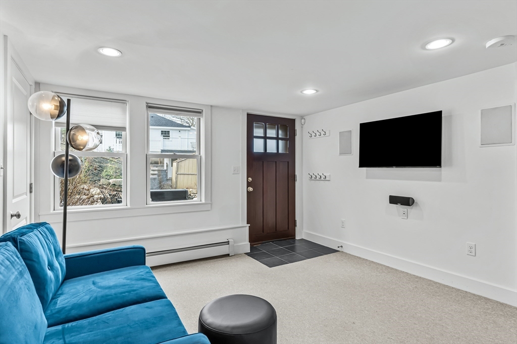 59 Russell Rd, Wellesley