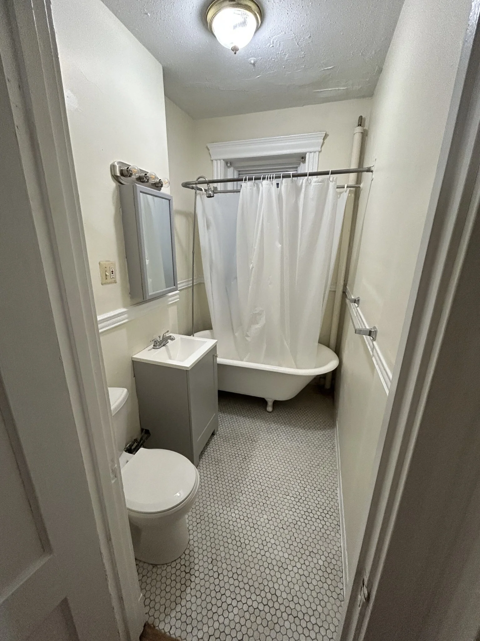 364 Riverway, Mission Hill