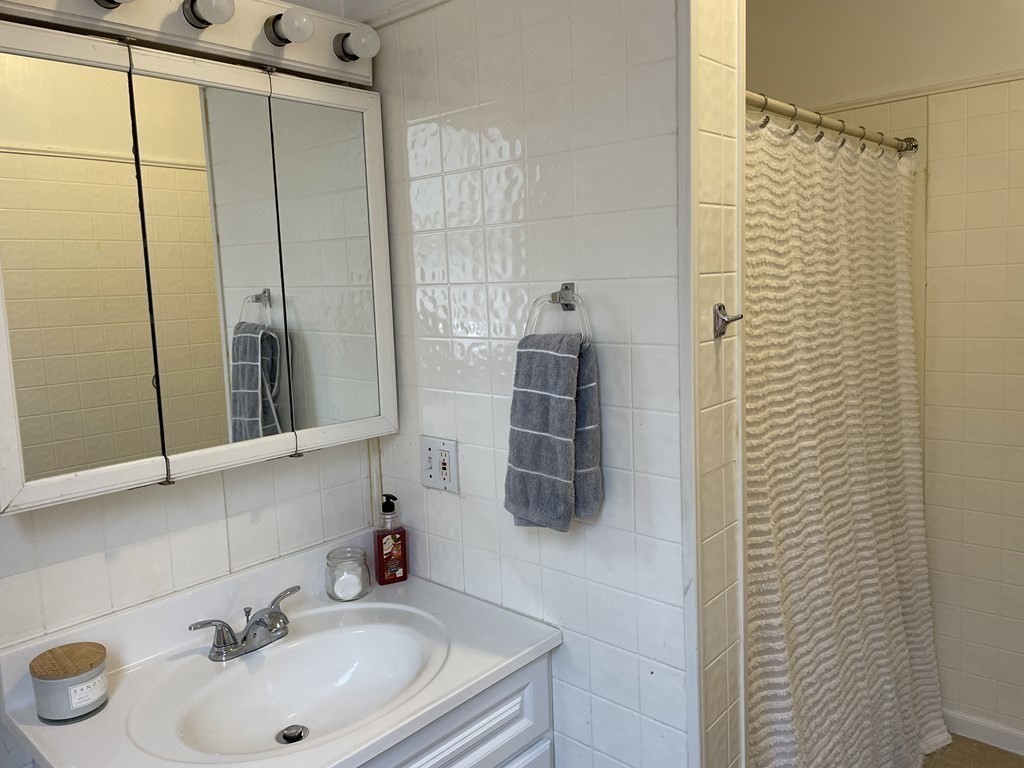 648 E Sixth St, South Boston