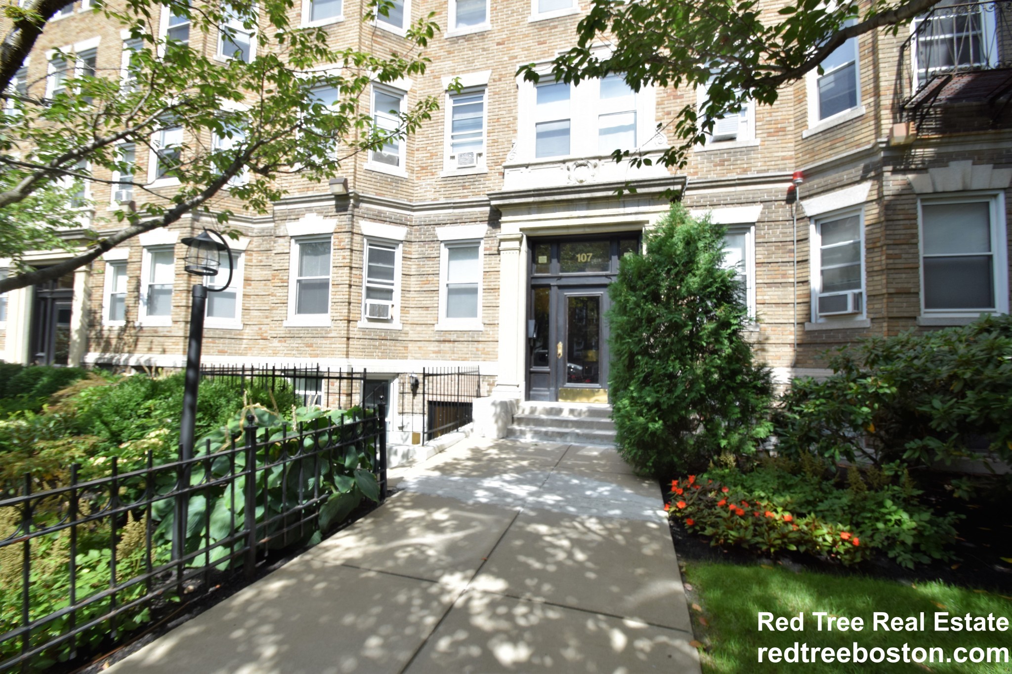 107 Queensberry St, Fenway