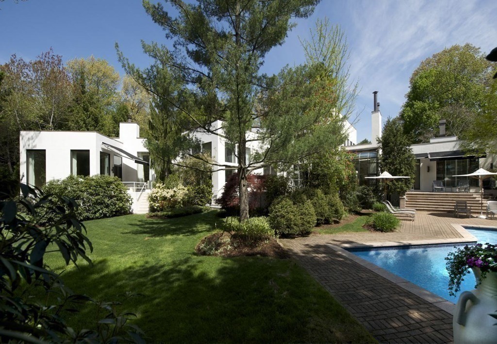 132 Yarmouth Rd, Brookline