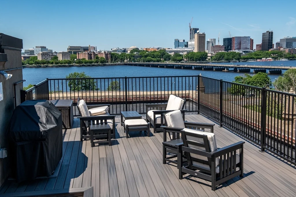 7 Bay State Rd, Fenway